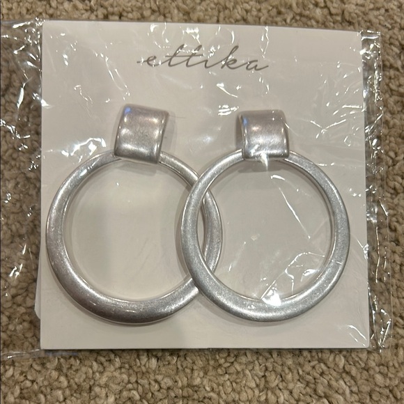 ettika Silver Geometric Hoop Earrings - Picture 1 of 2